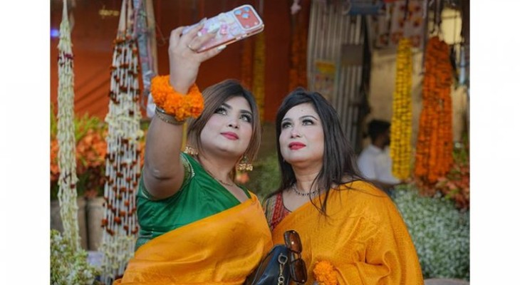 বসন্তের আগমন ও ভালোবাসার উচ্ছ্বাসে আজ পহেলা ফাল্গুন