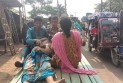 হাসপাতালে পৌঁছানোর আগেই ভ্যানে রোগীর মৃত্যু